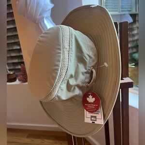 Tilley LTM6 Airflo Broad Brim Hat - New With Tags